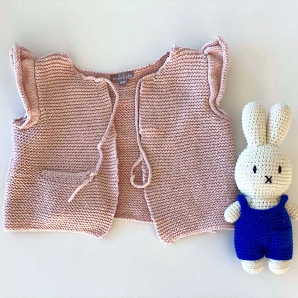 cute knit sweater vest (spring)